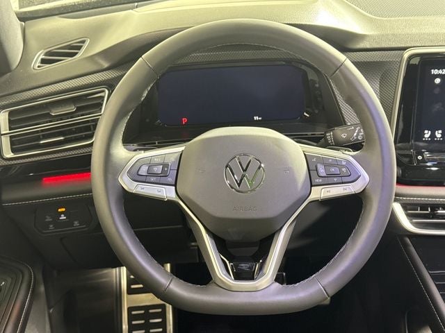 2026 Volkswagen Atlas Cross Sport 2.0T SEL R-Line Black