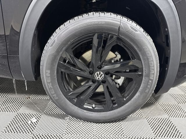 2026 Volkswagen Atlas Cross Sport 2.0T SEL R-Line Black