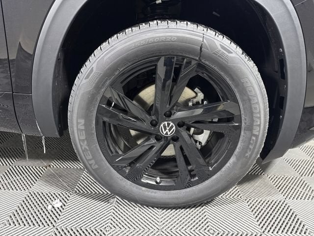 2026 Volkswagen Atlas Cross Sport 2.0T SEL R-Line Black