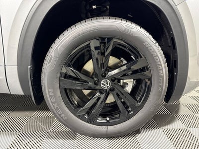 2026 Volkswagen Atlas Cross Sport 2.0T SEL R-Line Black