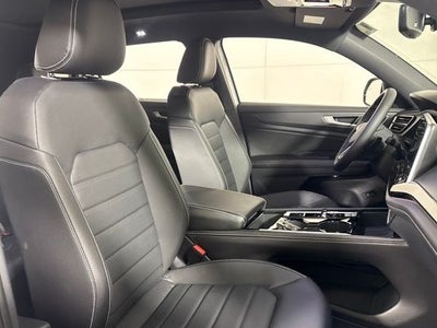 2026 Volkswagen Atlas Cross Sport 2.0T SEL R-Line Black