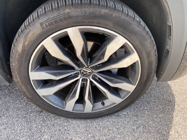 2023 Volkswagen Atlas Cross Sport 3.6L V6 SEL Premium R-Line
