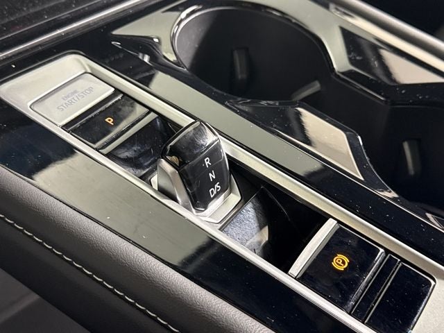 2025 Volkswagen Atlas Cross Sport 2.0T SEL Premium R-Line