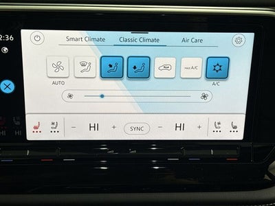 2026 Volkswagen Atlas Cross Sport 2.0T SE w/Technology