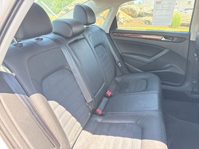 2013 Volkswagen Passat SEL Premium