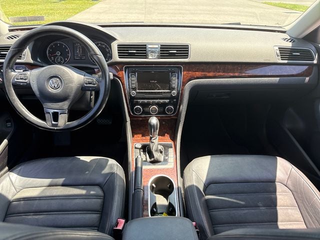 2013 Volkswagen Passat SEL Premium