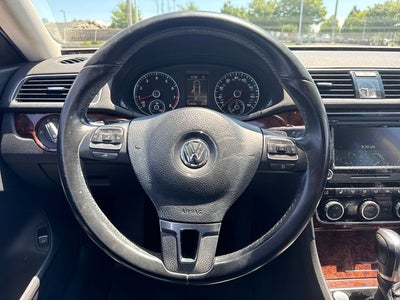 2013 Volkswagen Passat SEL Premium