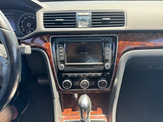 2013 Volkswagen Passat SEL Premium