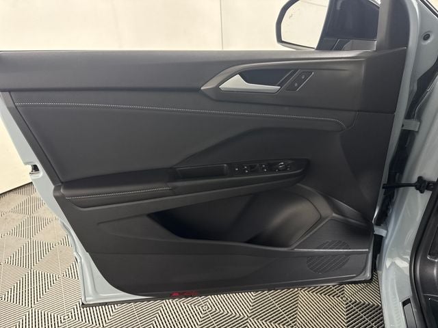 2026 Volkswagen Taos SE Black
