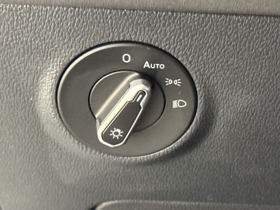 2026 Volkswagen Taos SE Black