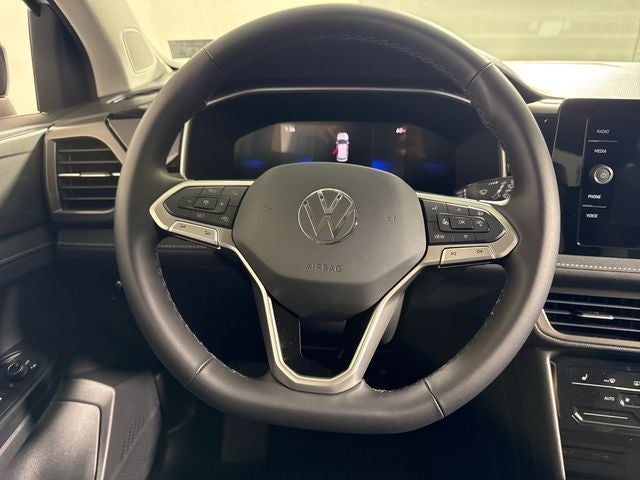 2026 Volkswagen Taos SE Black