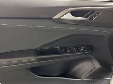 2026 Volkswagen Taos SE Black