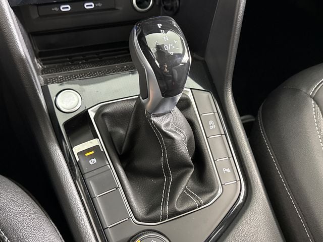 2026 Volkswagen Taos SE Black