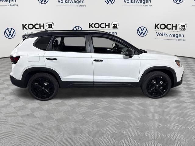 2026 Volkswagen Taos SE Black