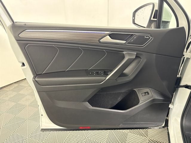 2022 Volkswagen Tiguan SEL R-Line