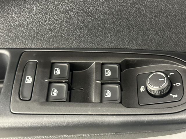 2026 Volkswagen Taos SEL