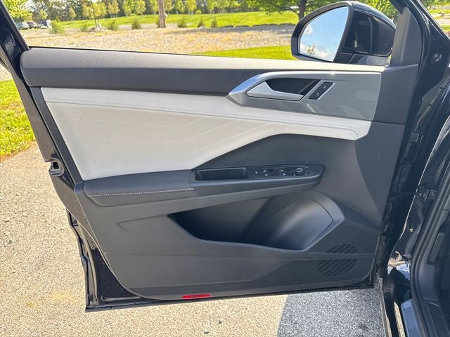 2025 Volkswagen Taos SEL