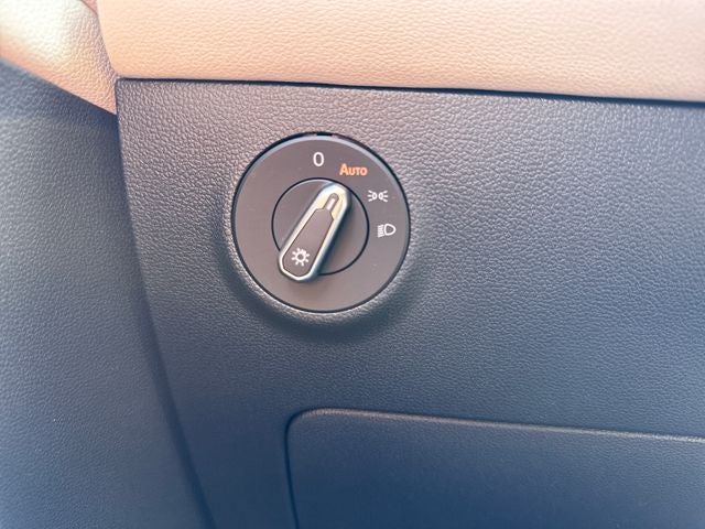 2025 Volkswagen Taos SEL