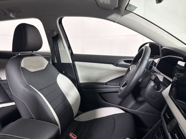 2025 Volkswagen Taos SEL
