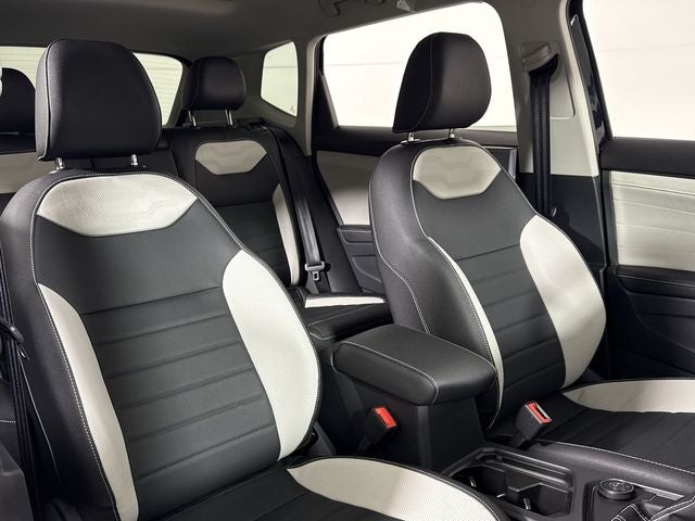 2025 Volkswagen Taos SEL