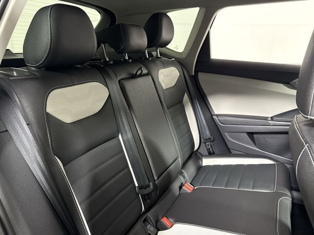 2025 Volkswagen Taos SEL