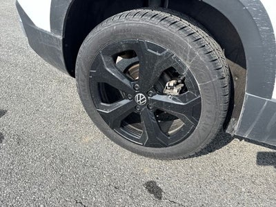 2025 Volkswagen Taos SEL