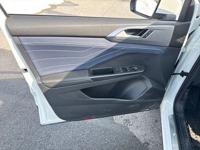 2025 Volkswagen Taos SEL