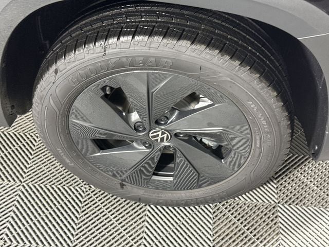 2025 Volkswagen Taos S