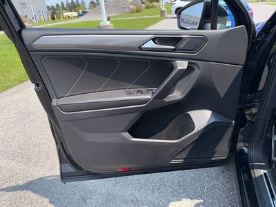 2023 Volkswagen Tiguan SE R-Line Black