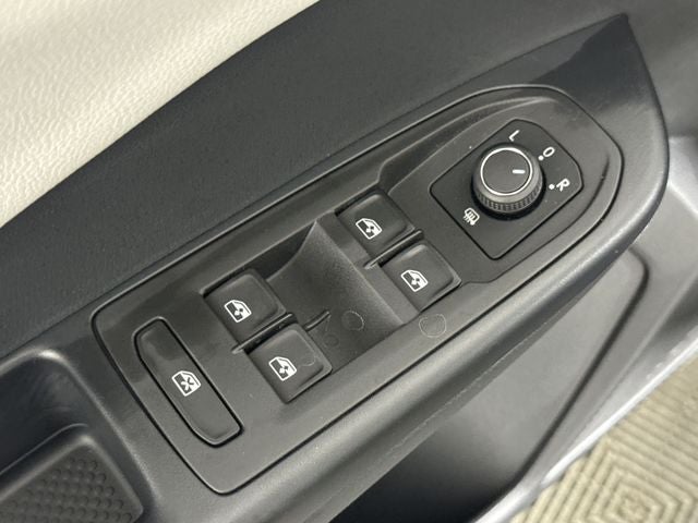 2025 Volkswagen Taos S