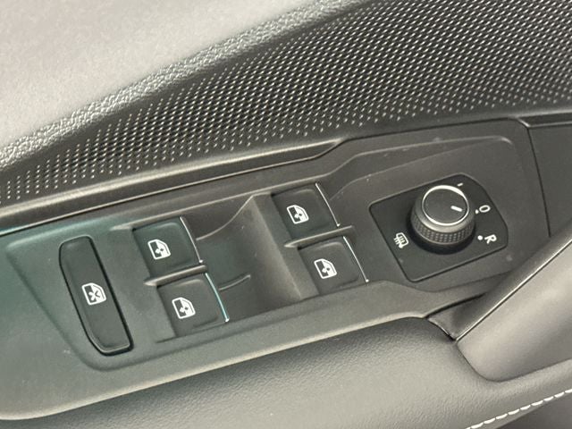 2025 Volkswagen Tiguan SE