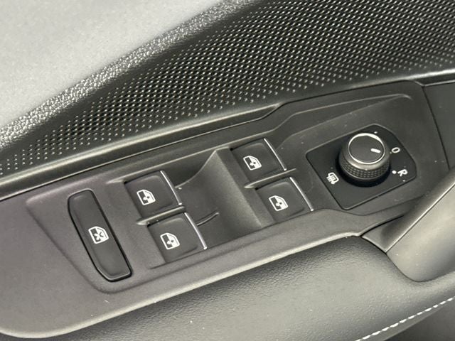 2025 Volkswagen Tiguan SE