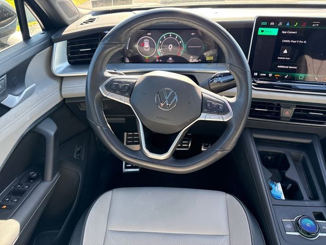 2025 Volkswagen Tiguan SE R-Line Black