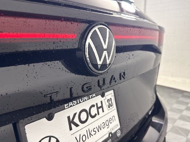 2026 Volkswagen Tiguan SE R-Line Black