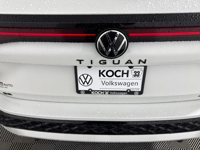 2026 Volkswagen Tiguan SE R-Line Black