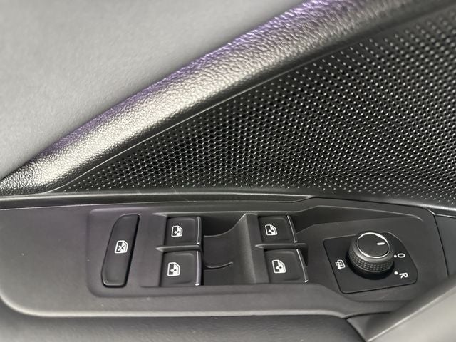 2025 Volkswagen Tiguan SE R-Line Black