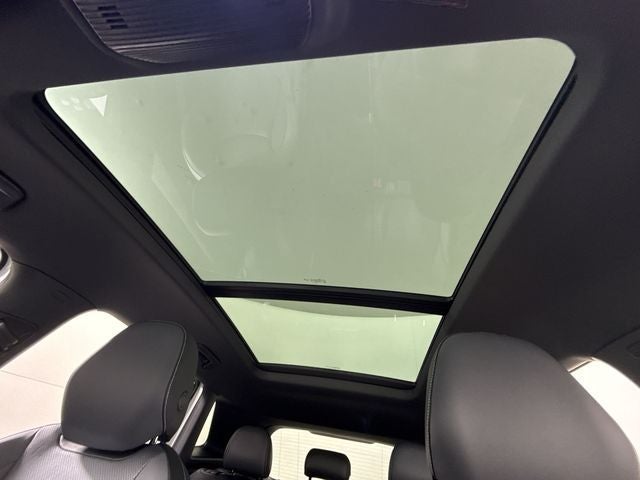 2025 Volkswagen Tiguan SE R-Line Black