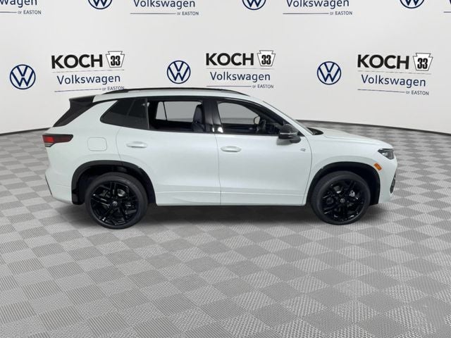 2025 Volkswagen Tiguan SE R-Line Black