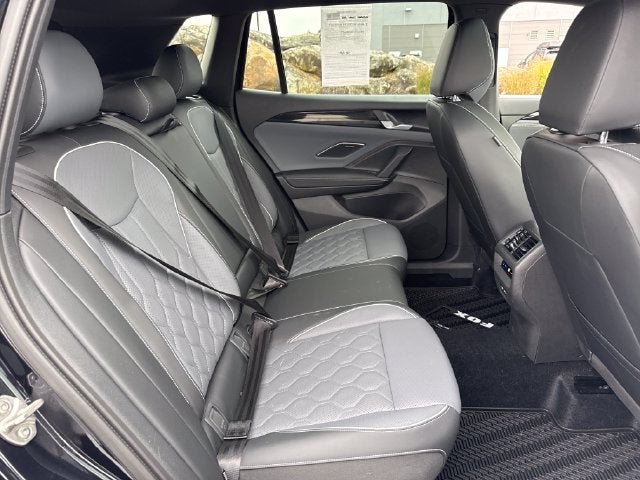 2025 Volkswagen Tiguan SEL R-Line