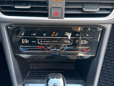 2025 Volkswagen Taos SE