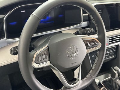 2025 Volkswagen Taos SE