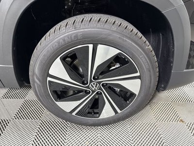 2025 Volkswagen Taos SE