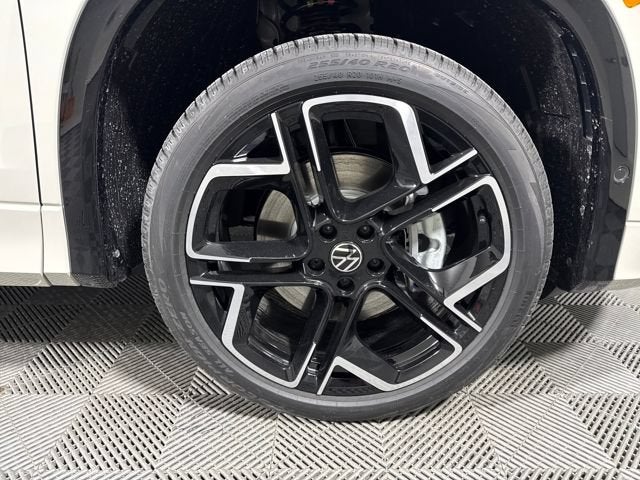 2026 Volkswagen Tiguan SEL R-Line Turbo