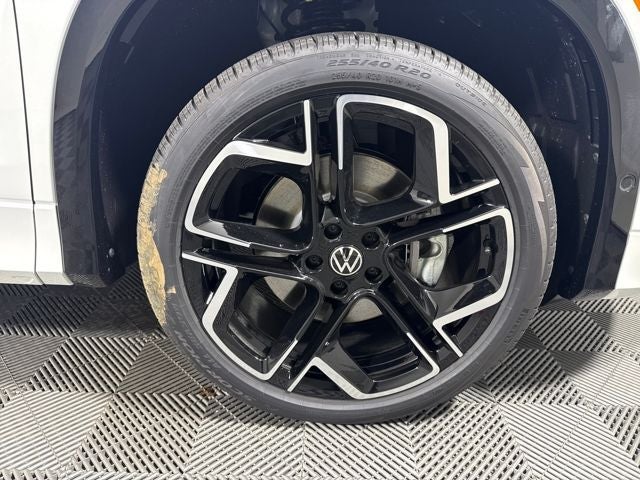 2026 Volkswagen Tiguan SEL R-Line Turbo