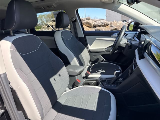 2025 Volkswagen Taos SE