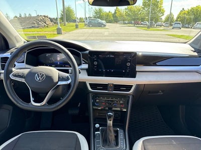 2025 Volkswagen Taos SE