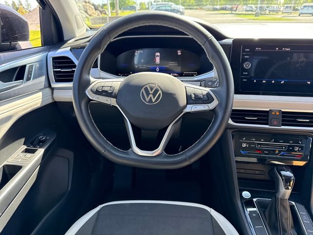 2025 Volkswagen Taos SE