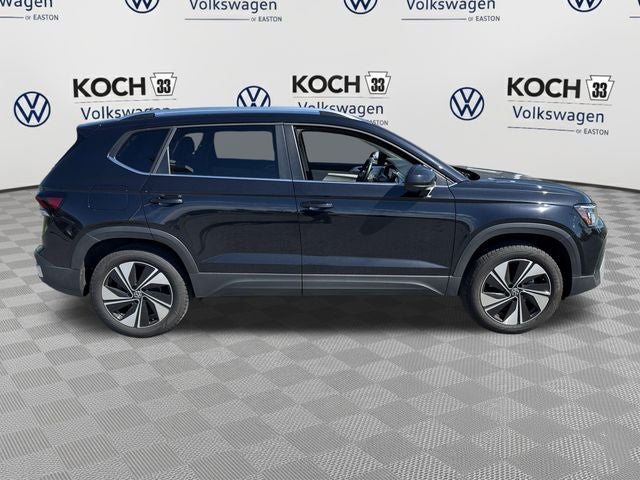 2025 Volkswagen Taos SE