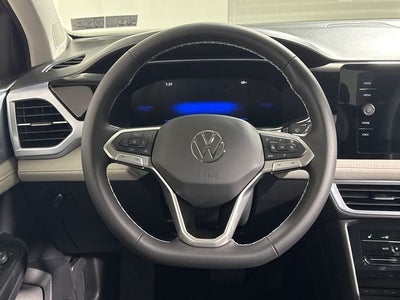 2026 Volkswagen Taos SE