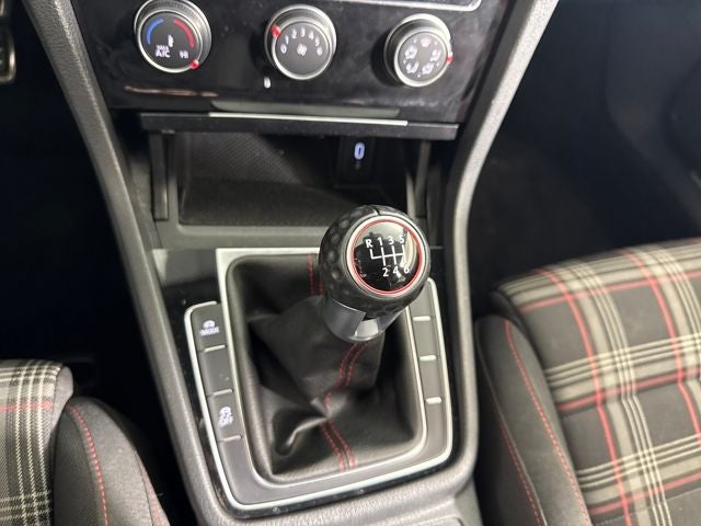 2021 Volkswagen Golf GTI S